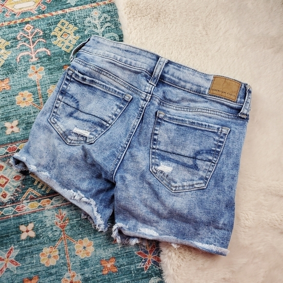 American Eagle Distressed Midi Shorts 0 - Picture 7 of 7